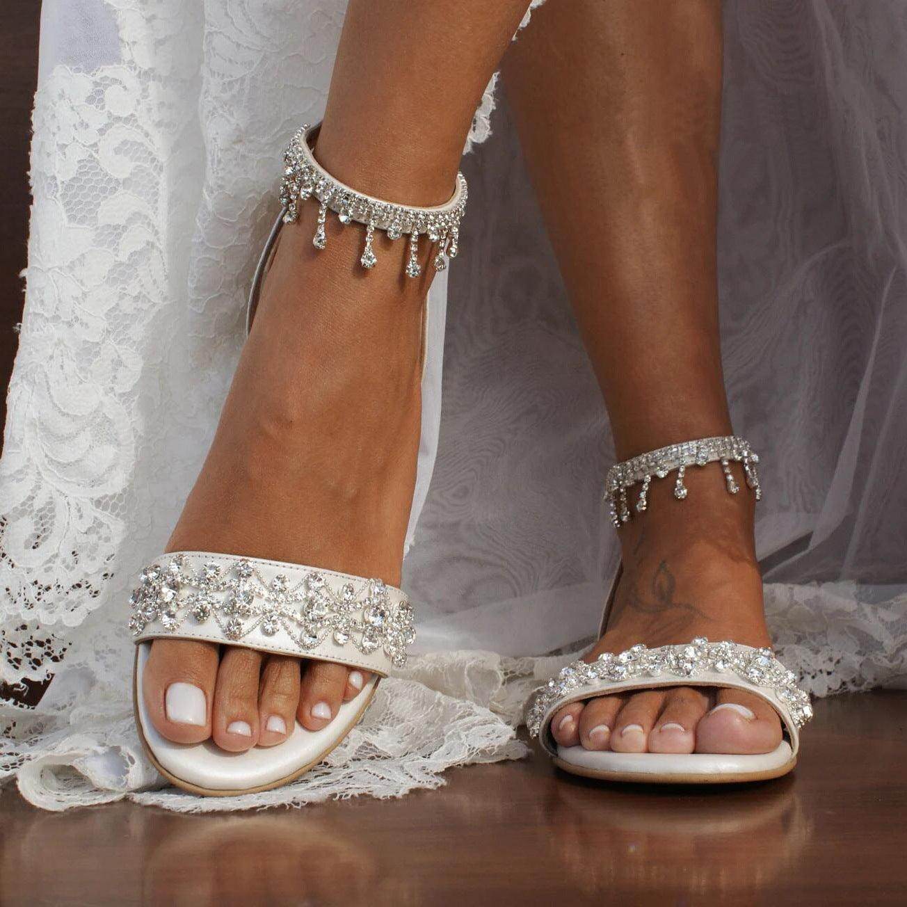 White Crystal Round Flat Shoes Sandals 708749254657 - COCOMELODY